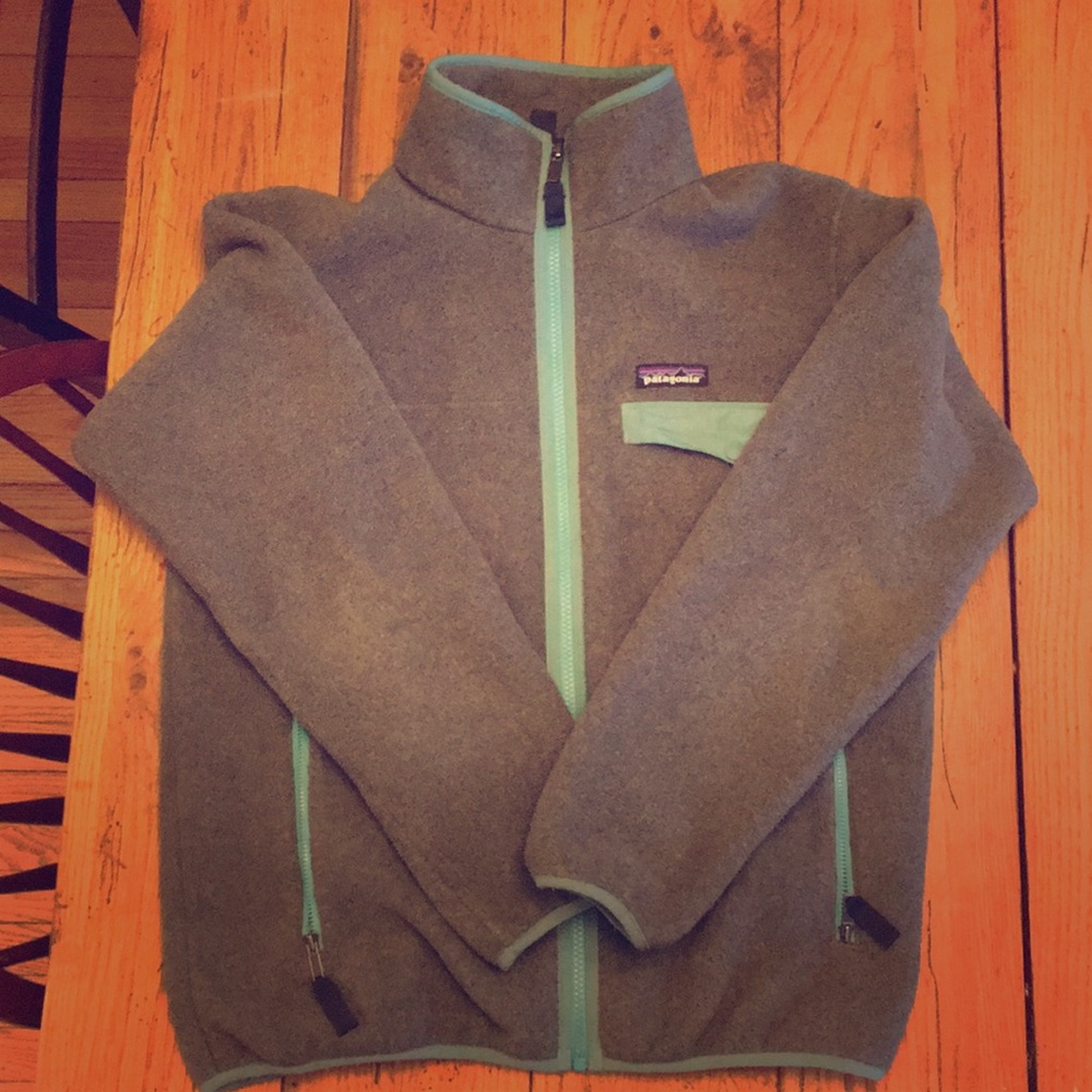 Women’s Patagonia fleece jacket